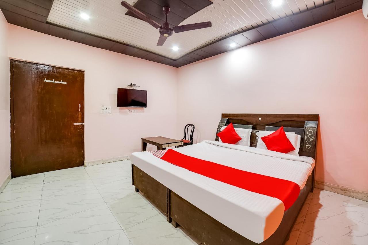 Oyo 70288 Happy Dhaba Hotel Sonipat Exterior foto